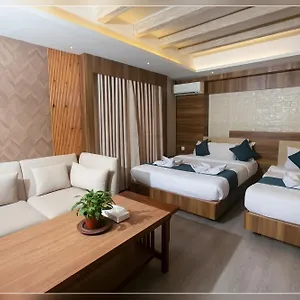 3* מלון Maya Boutique Hotel